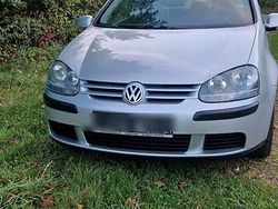 Silber Gebraucht 2004 VW Golf V Kleinwagen | 1.700 € (Teuer)