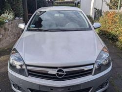 Grau Gebraucht 2006 Opel Astra Edition Coupé | 2.800 € (Fairer Preis)