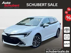 Weiss Gebraucht 2024 Toyota Corolla Team Kombi | 30.980 € (Fairer Preis)