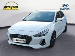 Weiß Gebraucht 2017 Hyundai i30 Trend Limousine | 14.890 € (Fairer Preis)