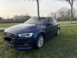 Blau Gebraucht 2013 Audi A3 Sportback Kleinwagen | 10.000 € (Fairer Preis)
