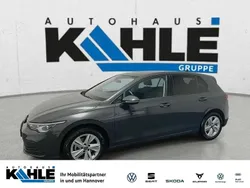 Grau Gebraucht 2023 VW Golf VIII Life Limousine | 24.990 € (Fairer Preis)
