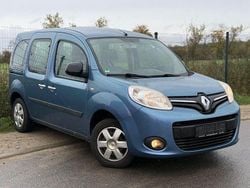 Blau Gebraucht 2017 Renault Kangoo Experience Van / Kleinbus | 5.790 € (Etwas zu teuer)