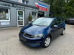 Blau Gebraucht 2019 VW Touran Trendline Van / Kleinbus | 12.499 € (Etwas zu teuer)