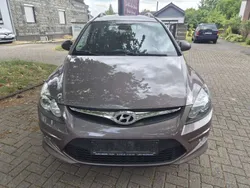 Braun Gebraucht 2011 Hyundai i30 Classic Limousine | 3.500 € (Etwas zu teuer)