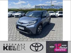 Celestite grey metallic/ dach mysticschwarz mica Gebraucht 2024 Toyota Aygo Comfort Kleinwagen | 17.760 € (Etwas zu teuer)