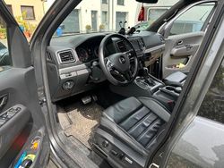 Grau Gebraucht 2020 VW Amarok Abholung | 43.000 € (Teuer)