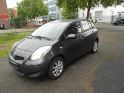 Grau Gebraucht 2009 Toyota Yaris Cool Limousine | 3.500 € (Fairer Preis)