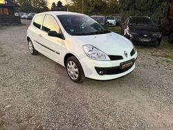 Weiß Gebraucht 2008 Renault Clio III Extreme Kleinwagen | 2.990 €