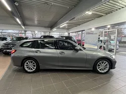Skyscraper Gebraucht 2022 BMW 318 Shadowline Kombi | 27.999 € (Fairer Preis)