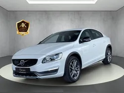 Weiß metallic Gebraucht 2015 Volvo S60 CC Summum Limousine | 10.480 €