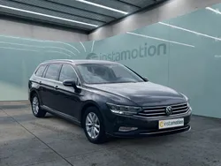 Grau Gebraucht 2023 VW Passat Kombi | 29.490 € (Guter Preis)