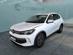 Weiß Gebraucht 2024 VW Tiguan Life SUV | 35.880 € (Etwas zu teuer)