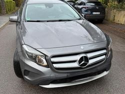 Grau Gebraucht 2015 Mercedes GLA200 SUV | 11.000 € (Guter Preis)
