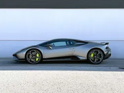 Grau Gebraucht 2024 Lamborghini Huracán Coupé | 339.990 € (Guter Preis)