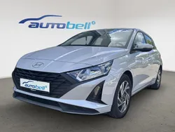 Grau Gebraucht 2024 Hyundai i20 Select Limousine | 15.900 € (Guter Preis)