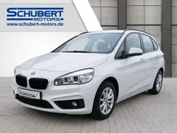 Weiß Gebraucht 2018 BMW 220 Active Tourer Advantage Van / Kleinbus | 17.860 € (Fairer Preis)