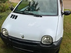 Weiß Gebraucht 2002 Renault Twingo Kleinwagen | 600 €
