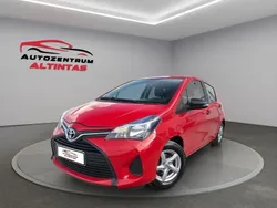 Rot Gebraucht 2015 Toyota Yaris Basis Limousine | 7.490 € (Guter Preis)
