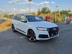 Weiß Gebraucht 2017 Audi Q7 Comfort SUV | 38.000 € (Teuer)