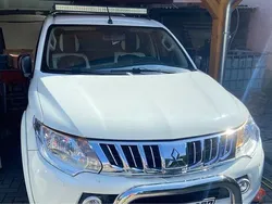 Weiß Gebraucht 2015 Mitsubishi L200 Abholung | 21.185 € (Etwas zu teuer)