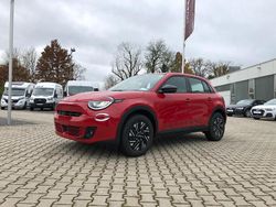 Passione rot Gebraucht 2023 Fiat 600 Red SUV | 29.990 € (Etwas zu teuer)