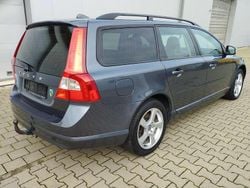 Beige Gebraucht 2009 Volvo V70 Summum Kombi | 3.950 € (Etwas zu teuer)