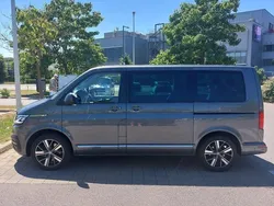Grau Gebraucht 2020 VW Multivan Generation Six Van / Kleinbus | 43.800 €