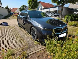 Grau Gebraucht 2024 BMW 520 M Sport Kombi | 59.999 € (Fairer Preis)