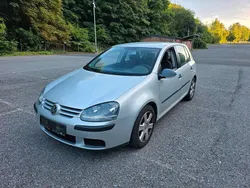 Grau Gebraucht 2008 VW Golf VI Limousine | 950 €