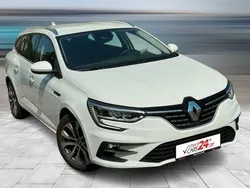 Weiß Gebraucht 2023 Renault Mégane GrandTour Techno Kombi | 21.490 € (Fairer Preis)