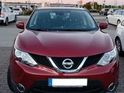 Rot Gebraucht 2016 Nissan Qashqai Acenta SUV | 12.490 € (Fairer Preis)