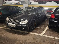 Schwarz Gebraucht 2005 Mercedes C220 Avantgarde Kombi | 2.250 € (Guter Preis)