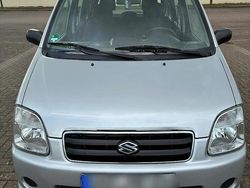 Silber Gebraucht 2004 Suzuki Wagon R Kleinwagen | 2.950 €