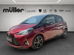 Rotmetallic Gebraucht 2017 Toyota Yaris Limousine | 16.950 €