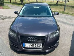 Grau Gebraucht 2011 Audi A3 Sportback Ambiente Limousine | 8.000 € (Fairer Preis)