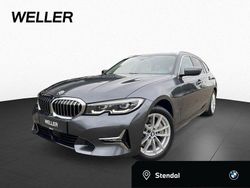 Mineralgrau (grau) Gebraucht 2021 BMW 330 Luxury Line Kombi | 33.850 € (Fairer Preis)