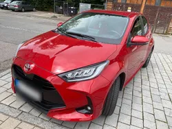 Rot Gebraucht 2023 Toyota Yaris Kleinwagen | 17.890 € (Guter Preis)