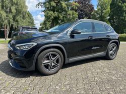 Kosmosschwarz Gebraucht 2022 Mercedes GLA200 AMG line SUV | 35.990 € (Fairer Preis)