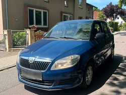 Blau Gebraucht 2013 Skoda Fabia Kleinwagen | 2.300 € (Guter Preis)