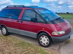 Rot Gebraucht 1991 Toyota Previa Van / Kleinbus | 2.400 €