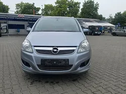 Grau Gebraucht 2008 Opel Zafira Cosmo Van / Kleinbus | 3.699 € (Fairer Preis)