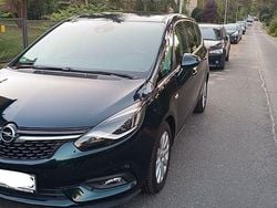 Grün Gebraucht 2017 Opel Zafira Innovation Van / Kleinbus | 11.000 € (Superpreis)