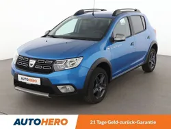 Blau Gebraucht 2017 Dacia Sandero Celebration Kleinwagen | 9.620 € (Fairer Preis)