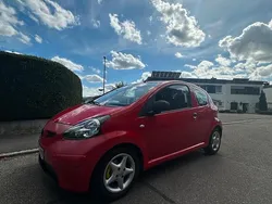 Rot Gebraucht 2007 Toyota Aygo Kleinwagen | 2.699 € (Etwas zu teuer)