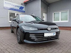 Grenadillschwarz Neu 2024 VW Passat S Kombi | 38.900 € (Teuer)