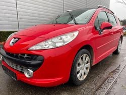 Rot Gebraucht 2008 Peugeot 207 Tendance Kombi | 2.690 € (Guter Preis)
