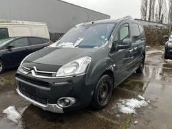 Grau Gebraucht 2014 Citroën Berlingo Exclusive Van / Kleinbus | 3.300 € (Guter Preis)
