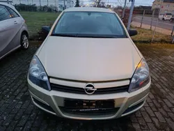 Gold Gebraucht 2004 Opel Astra Enjoy Limousine | 890 € (Superpreis)