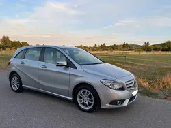 Silber Gebraucht 2014 Mercedes B180 Van / Kleinbus | 13.700 € (Guter Preis)